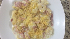 Capeletti ao molho branco e presunto