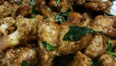 Stir fry de frango com pasta de amêndoas