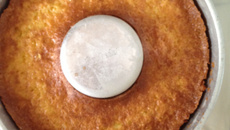 Bolo de milho com goiabada