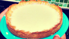 Torta de chocolate branco com coco