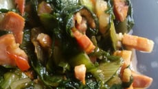 Escarola refogada com bacon