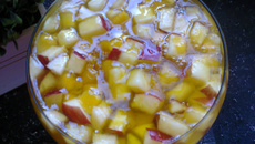 Gelatina com frutas simples