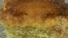 Bolo de abacaxi caramelizado