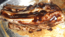 Costelinha de porco ao barbecue fácil