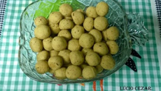 Bolinhas de cebola (Lúcio Cezar)