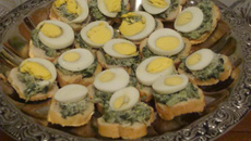 Torradas com creme de espinafre