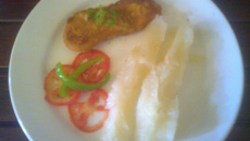 Macaxeira com frango empanado