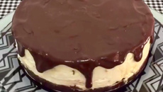 Torta cremosa de abacaxi com coco