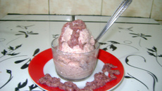 Sorvete de amendoim com calda