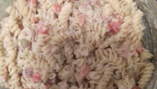 Salada de Macarrão com atum super fácil