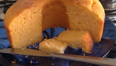 Bolo de fubá com leite de coco