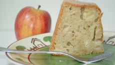 Bolo de maçã com canela