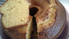 Bolo de milho com leite condensado