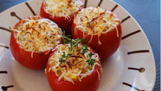 Tomate Recheado com Camarões