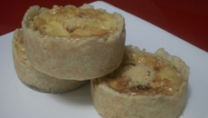 Miniquiche de milho verde com queijo