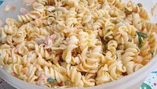 Macarrão com maionese da Déia