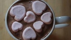 Chocolate quente com marshmallow