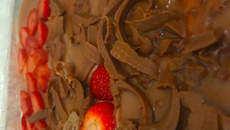 Pavê de chocolate com morango