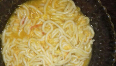 Sopa de frango com legumes e macarrão