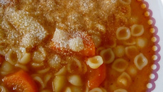 Pirão de sopa vermelha vegetariana