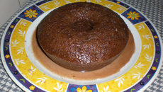 Bolo simples de chocolate