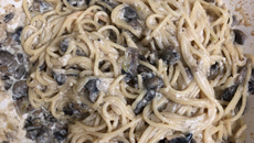 Macarrão com molho de cogumelos