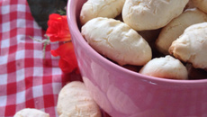 Bolachinhas de maizena com coco