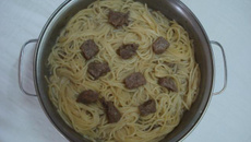 Ensopado de Espaguete com Carne
