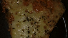 Pizza de frango com queijo