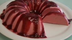 Flan de gelatina com morango