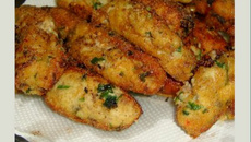 Croquetes de batata, carne moída e queijo parmesão