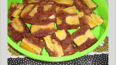 Bolo cuca de banana e chocolate