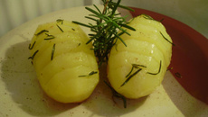 Batata assada com alecrim