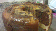 Bolo mesclado de coco e chocolate