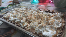 Torta de chocolate com massa de biscoito