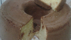 Bolo de fubá com goiabada