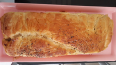 Pão recheado de calabresa