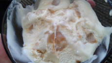 Sorvete caseiro de doce de leite