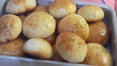 Pãozinho de calabresa com catupiry