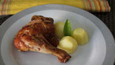 Coxa e sobrecoxa de frango ao curry