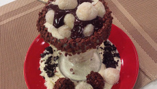 Sorvete de leite em pó na travessa