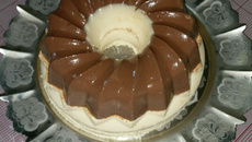 Pudim de coco com chocolate delicioso