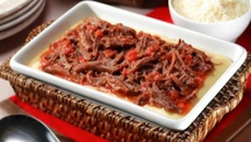 Polenta com ragu de costela