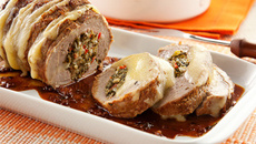 Lagarto recheado com escarola e mussarela