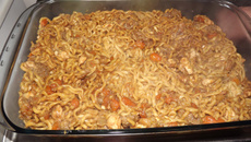 Yakissoba de carne, frango e camarão