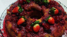 Bolo guirlanda de frutas vermelhas - páscoa