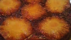 Torta de abacaxi caramelizado