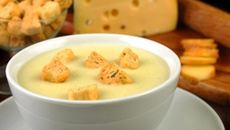 Sopa de Batata com 3 queijos