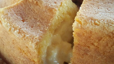 Bolo de milho com requeijão
