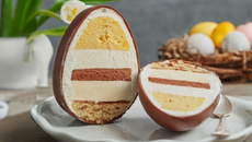 Ovo de páscoa recheado com sorvete